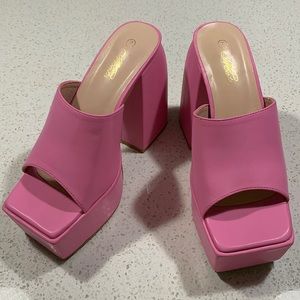 Fashion square toed platforms - in color pink